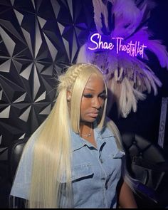 Styles With Blonde Wig, Frontal Wig With Braid Style, Styles To Do With Wigs, Blond Wig Styles, Side Part With Layers Wig, Highlighted Wig Hairstyles, Ash Blonde Wig Hairstyles, Styles On Straight Wig, 613 Styles