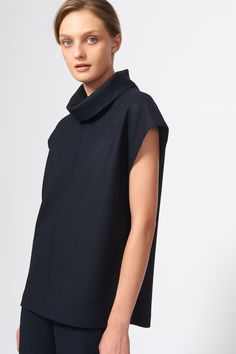 Loose Turtleneck, Oversized Polo, Navy Cap, Kimono Coat, Cashmere Poncho, Cap Sleeves Blouse, Business Casual Outfits For Women, Minimal Chic, Tie Sleeve