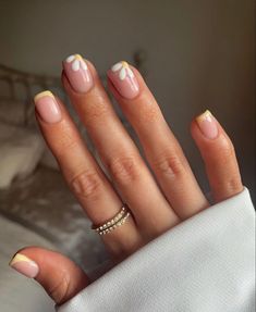 Organic Gel Nails, Gel Manicure Ideas For Short Nails French Tip, French Nails Acrylic Round, Short Round Nail Ideas Spring, Nail Ideas Square Medium Summer, Spring Nail Inspo 2023 Short, Short Gel Nails Flower Design, Floral Nail Designs Short Nails, Spring Biab Nails Short