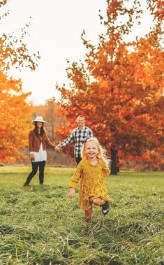 Family Outfit Ideas, Family Photo Poses, Family Photo Outfit Ideas, Family Photo Outfit, Autumn Family Photography, Photo Outfit Ideas