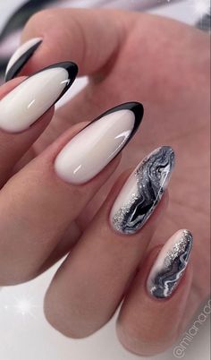 Trendy Black Nails Nagellack Trends, Hair Skin Nails, Heart Nails, Fancy Nails, Chic Nails, Short Acrylic Nails, Creative Nails, Best Acrylic Nails, Gorgeous Nails