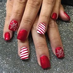 121 best christmas nails acrylic ideas - page 14 Nexgen Nails, Elegant Nail Designs, Holiday Nail Designs, Light Nails, Manicure Gel, Natural Hairstyle, Nails Colors, Christmas Nail Art Designs, Holiday Nail Art