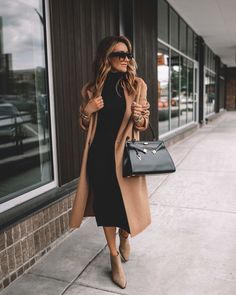 Business Chic Outfits, Karina Style, Turtleneck Dress Sleeveless, Chique Outfit, Chique Outfits, Weekly Outfits, Camel Coat, Turtle Neck Dress, Curvy Outfits