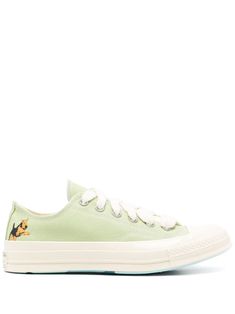 lime green/ivory white canvas front lace-up fastening logo patch to the rear Darryl print to the side rubber toecap round toe branded insole graphic printed outsole flat rubber sole Canvas Sneakers With Logo Print And Round Toe, Converse Low-top Canvas Shoes With Embroidered Logo, Converse High-top Sneakers With Logo Print, Green Sneakers With Rubber Toe Cap For Sports, Green Low-top Canvas Shoes With Vulcanized Sole, Green Sporty Canvas Shoes With Laces, Logo Print Canvas Sneakers With Round Toe, Sporty Green Canvas Shoes With Laces, Sporty Converse Sneakers With Embroidered Logo