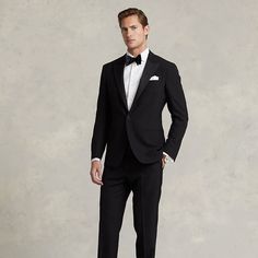 Our Polo tuxedo merges impeccable Italian craftsmanship and luxurious wool barathea. Rolled lapels and hand-sewn natural shoulders distinguish the half-canvassed jacket which pairs with flat-front trousers. Black Suit With Bow Tie, Black Tie Men, Suit With Bow Tie, Classic Black Suit, Men Attire, Bow Tie Suit, Dress Code Wedding, Tie Men, Las Vegas Weddings