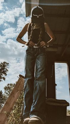 How To Put On A Belt Buckle, Cute Country School Outfits, Casual Cowgirl Outfits Summer, Western Outfits Women For School, Bass Pro Shop Hat Outfit Style, Cool Country Outfits, Country Winter Outfits Cold Weather, Western Fit Ideas, Aesthetic Country Outfits