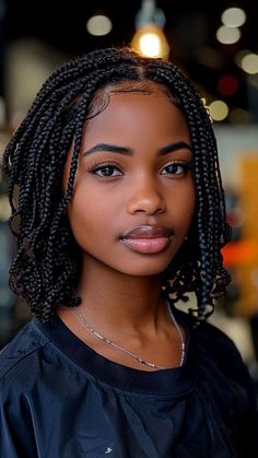 Short Hairstyle Black Woman Braids, Box Face Hairstyles, Short Braids For Black Hair, Shoulder Length Hairstyles For Black Women, Short Box Braids For Black Women, Braids Shoulder Length, Short Medium Box Braids, Shoulder Length Braids With Curly Ends, Short Black Hairstyles Braids