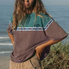 Granola Outfits, Surfergirl Style, Surf T Shirts, Surf Tshirt, T Shirt Photo, Pullover Designs, Looks Vintage, Look Cool, Round Collar