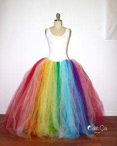 Bright Rainbow Maxi Tulle Skirt – C'est Ça New York Maxi Tulle Skirt, Skirt Puffy, Rainbow Wedding Dress, Puffy Tulle Skirt, Ballerina Tutu, Timeless Glamour, Rainbow Tutu, Diy Kostüm, Tulle Maxi Skirt