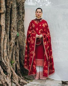 Punjabi Clothes, Hussain Rehar, Hania Aamir, Maroon Fabric, Pakistan Dress, Traditional Attires, Hania Amir, Indian Bride Outfits, Casual Chic Summer