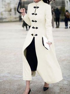 Fall is coming and this is a great transition piece and will work even better in Winter, the Long Plain Stand Collar Vintage Outerwear Classy Vintage Outfits, Vintage Outerwear, Plain Coats, Classy Vintage, Elegant Coats, Chique Outfits, Moda Paris, Stylish Coat, Elegante Casual