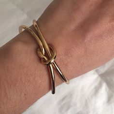 Beautiful And Chic Knot Gold Plated Fashion Cuff Bracelet. New In Pouch. Jewelry Knots, Box Jewelry, Blue Box, Womens Jewelry Bracelets, Cuff Bracelet, Knot, Gold Bracelet, Gold Plate, Pouch