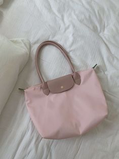 Pink Longchamp Bag, Sac Vanessa Bruno, Stile Blair Waldorf, Backpack Essentials, Stile Hijab, Longchamp Bag, School Tote, Longchamp Bags