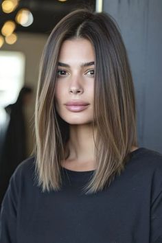 Straight Mid Length style Long Bob Balayage Straight, Mid Chest Hair Length, Straight Lob With Layers, Few Highlights On Brown Hair, Straight Hair Haircut Medium, Midhaircut With Layers, Mid Length Haircut For Thick Hair With Layers, Mid Length Hair Highlights