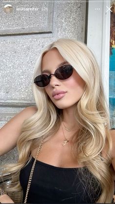 Blonde Inspo Hair, Blonde Blonde Hair, Hair Tips And Tricks, Perfect Blonde Hair, Fashion Outfits Dresses, Chic Headband, Sleek Updo, Dark Roots Blonde Hair, Glamorous Hair