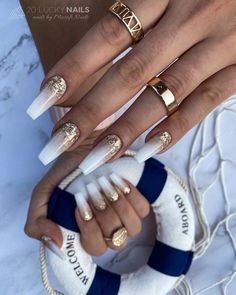 Gold Toe Nails, Gold Gel Nails, White Nails With Gold, White Gel Nails, Gold Acrylic Nails, Unghie Sfumate, Milky Nails, White Acrylic Nails, White Nail