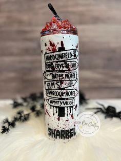 Horror Street Sign with Bloody Knife topper, movie Villains vinyl on opposite side. 20 oz skinny tumbler includes a lid and straw.  Each tumbler is coated in layers of food safe epoxy. Gives each tumbler a glass shine and smoothness. Tumblers are handmade with beautiful glitter to give that great sparkle! Tumbler is to be hand wash! Don't soak, microwave or put on the dishwasher. Due to the nature of this Tumbler being handmade no two are exactly the same however similar.  There may be slight imperfections, glitter or rough spots. Horror Movie Tumbler Ideas, Exopy Tumblers, Halloween Epoxy Tumblers, Horror Tumblers, 20 Oz Tumbler Ideas, Halloween Tumbler Cups, Halloween Tumbler Ideas, Camp Crystal Lake Sign, Cool Tumblers