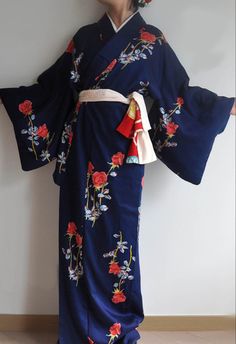 Long Silk Kimono, Kimono Traditional, Embroidery Kimono, Kimono Gown, Silk Kimono Jacket, Traditional Japanese Kimono, Maxi Kimono, Long Sleeve Kimono