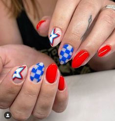 Memorial Day Nails Almond, 4th Of July Nails Funky, July 4th Nails Designs Short, Memorial Day Acrylic Nail Designs, Western Patriotic Nails, Western Fourth Of July Nails, Almond Fourth Of July Nails, Chicago Marathon Nails, Fun 4th Of July Nails