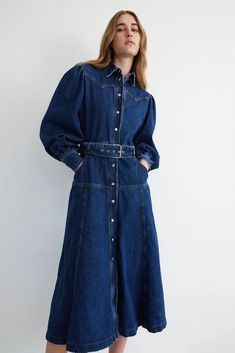 Denim Dress Long Sleeve, Denim Shirt Dress Outfit, Looks Total Jeans, Denim 2024, Denim Dress Outfit, Long Denim Dress, Blue Outfits, Shirt Dress Outfit, Denim Skirt Outfits