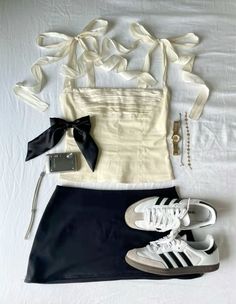 #summer #summeroutfits #summeroutfitideas #outfitinsposummer #outfit #outfitinspo #sambas #sambaoutfitas #adidas #spezials #denimskirt #goingoutoutfit #adidasshoestyled #sambasstyled #spezialsstyled #springoutfits #summeroutfitinspo #backtoschooloutfits #notmypicture Gracie Abram’s Concert Outfit, Gracie Concert, Concert Fit, Outfit Styles, Outfit Inspo Casual, Concert Outfits, Concert Fits, Lazy Outfits, Gracie Abrams