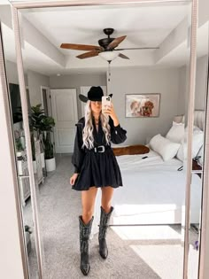 Visit the LILLUSORY Store curated on LTK Traje Cowgirl, Country Fall Outfits, Mode Country, Outfit Vaquero, Nfr Outfits, Belt Western, Casual Country Outfits, Cowgirl Style Outfits