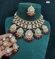 Indian Wedding Jewelry Sets, Antique Jewellery Designs, Bridal Diamond Jewellery, Polki Necklace, Bridal Lehengas, Indian Wedding Jewelry, Bridal Jewellery, Diamond Jewellery, Wedding Jewelry Sets