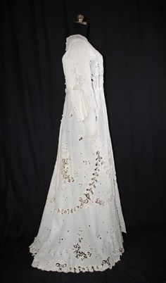 EDWARDIAN CUTWORK WHITEWORK LINEN DRESS, 1912 | eBay Lingerie Dresses, Walking Dress, Edwardian Dress, Lingerie Dress, Fashion Costume, Cut Work, Linen Dress, White Linen, Hand Stitched