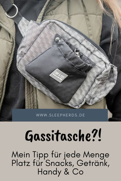 a person wearing a backpack with the words gastasse? written in german on it