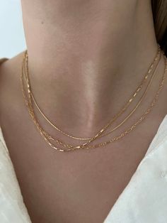 TINY FILLED CHAIN NECKLACE – ALV Jewels Gold Necklace Aesthetic, Minimalist Accessories Jewellery, Layered Necklaces Gold, Gold Chain Women, Sparkle Box, Simple Gold Necklace, Gold Minimalist Jewelry, Layering Jewelry, Dainty Gold Jewelry