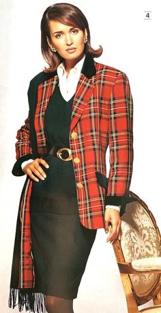 Gail Elliott, Blazer Ideas, Winter Glamour, 90s Chic, Lookbook Inspiration, 90s Runway Fashion, Plaid Outfits, 1990s Fashion