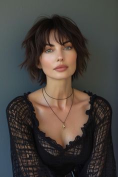 Shaggy Pixie, Choppy Bob Hairstyles, Messy Short Hair, Work Hairstyles, Hair Color And Cut, Volume Hair, Trendy Short Hair Styles