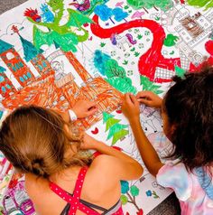 ¡Coge tu polvo de hadas y haz algo de magia con este mantel GIGANTE! ¿Sin polvo de hadas? Está bien: ¡los crayones, marcadores y lápices de colores serán perfectos! Si estás organizando una fiesta de cumpleaños, ¡este collage de manteles es una actividad de estación para colorear súper divertida para niños y adultos por igual!
 
¡Este collage de papel de 6 pies x 3 pies está lleno de imágenes con temas de cuentos de hadas para colorear y mantendrá a sus hijos creativos coloreando durante horas, Coloring Station, Princess Theme Birthday, Coloring Pencils, Princess Theme Birthday Party, Birthday Table Decorations, Station Activities, Dragon Party, Best Stocking Stuffers, Princess Theme