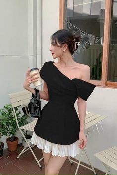 Dresses Trendy Party Classy, Semi Formal Attire For Women, Party Dress Summer, Hot Prom Dress, Black Birthday, Mini Homecoming Dresses, Birthday Outfits, Black Party Dresses, Elegante Casual