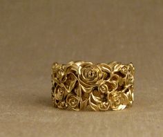 New Ring Designs Gold, Ring Gold Design, Ladies Gold Rings, Stone Ring Design, Gold Rings Fashion, Gold Rings Jewelry, Gold Ring Designs, Gold Bangles Design, Bridal Gold Jewellery Designs