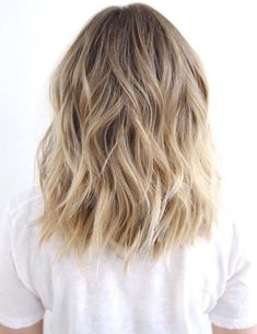 Wavy Highlights, Wavy Layered Hair, Medium Shag, Beachy Waves Hair, Blonde Ombre Balayage, Haircut Medium, Medium Shag Haircuts, Hair Secrets