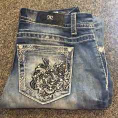 Brand New Miss Mees Mexican Jeans, Jeans Back Pocket, Trashy Y2k Aesthetic, Mcbling Fashion, Causual Outfits, Cute Jeans, Swaggy Outfits, Miss Me Jeans, Jeans Brands