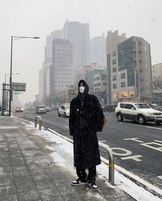 Korean Men Fashion, Japan Winter, Winter Outfits Snow, Winter Outfits Men, Outfit Winter, Mens Winter Fashion