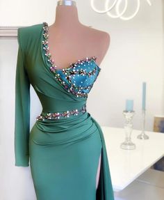 Ballbella offers Chic One Shoulder Mermaid Evening Gown Green Party Dress at a good price from Satin to Mermaid Floor-length hem. Gorgeous yet affordable Long Sleevess Prom Dresses, Evening Dresses. Mermaid Evening Gown, Long Sleeve Prom, Elegant Prom Dresses, Prom Dresses For Sale, Beaded Chiffon, Prom Dresses With Sleeves, Prom Dresses Long With Sleeves, Green Satin, Mermaid Prom Dresses