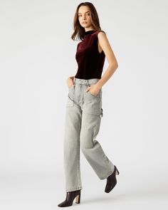 Expertly crafted with lightweight denim, the HANSEN barrel pant offers both comfort and functionality. The functional pockets provide easy access to essentials, making it perfect for everyday wear. Elevate your style with this versatile and durable pair of pants. Barrel leg pant Two functional front pockets 100% cotton Hand wash Luiza is 5ft 9.5in and is wearing a size 27 Stephanie is 5ft 10in and is wearing a size 31 Imported Utility Tapered Leg Bottoms With Five Pockets, Mid-rise Utility Pants With Five Pockets, Versatile Cropped Leg Pants With Pockets, Elevated Casual Utility Jeans With Cargo Pockets, Utility Cargo Pants For Elevated Casual Look, Versatile Cropped Leg Pants With Five Pockets, Versatile Cropped Pants With Side Pockets, Utility Straight Leg Pants With Five Pockets, Workwear Cargo Jeans With Cropped Leg