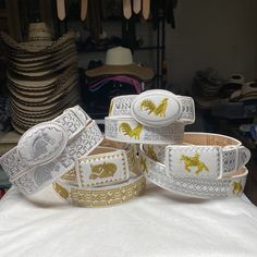 Really Nice Western cowboy embroidered leather belt for men. Nicely embroidered style Mexican belts with white leather belt and gold & silver string. Nice color wave with easy combinable with any style fit and well going perfect to add a touch of western and tie the fit together. Combines nicely with matching color and design belt buckle made 100% from Mexico. Made from genuine leather and stainless steel hardware available in sizes 30-42! Spanish: Cinturón de cuero bordado de vaquero occidental muy bonito para hombre. Cinturones mexicanos de estilo muy bien bordados con cinturón de cuero blanco y cuerda de oro y plata. Bonita onda de color con fácil de combinar con cualquier estilo de ajuste y va perfecto para agregar un toque de occidental y unir el ajuste. Combina muy bien con el color Mexican Belts, Mens Western, Belt For Men, Color Wave, Embroidered Leather, Suspender Belt, Cowboy Western, Western Cowboy, Belt Size