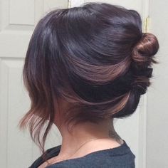 Short Hair Updo Easy Casual, Casual Hair Updos, Short Hair Updo Easy, Bun For Short Hair, Messy Bun For Short Hair, Updo Easy, Casual Updo