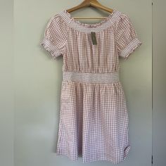 Size Small, Never Worn, Nwt, Light Tan/White Gingham Summer Dress Fitted Gingham Smocked Dress With Short Sleeves, Gingham Cotton Smocked Dress With Short Sleeves, Plaid Fitted Smocked Dress Casual Style, Casual Fitted Smocked Plaid Dress, Casual Fitted Plaid Smocked Dress, Fitted Casual Plaid Smocked Dress, Spring Gingham Smocked Dress With Short Sleeves, Casual White Plaid Short Sleeve Dress, Short Sleeve Gingham Smocked Dress For Summer