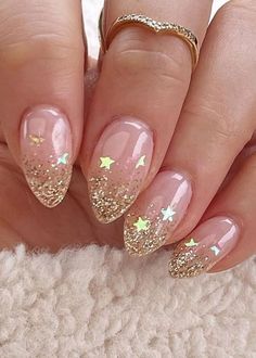 new years eve nails: gold glitter ombre Nye Nails, New Years Nail Designs, New Years Eve Nails, Milky Nails, Glittery Nails, Valentine Nails, Gold Nail, Sparkle Nails, Glam Nails