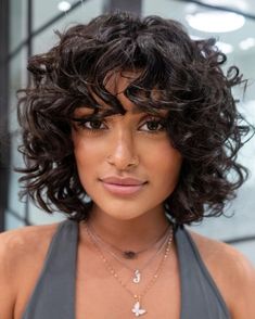 30 Hairstyles for Thin Curly Hair That Look Simply Amazing Curly Angled Bobs, Blonde Curly Bob, Curly Styles, Fine Curly Hair, Bob Haircut Curly, Bob Hairstyles With Bangs, Curly Hair With Bangs