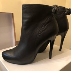 Este Black Soft Lamb Skin Leather Boots, Side Zipper, Double Bow Detail , Size 8 - In A Very Good Condition Leather High Heel Boots, Double Bow, Heel Boots, High Heel Boots, Bow Detail, Shoes Heels Boots, Side Zipper, Shoes Women Heels, High Heel