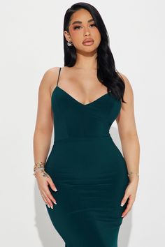 Bodycon V-neck Dress With Built-in Bra, Stretch V-neck Slip Dress For Date Night, Fitted Green V-neck Slip Dress, Fitted V-neck Bodycon Dress With Straps, V-neck Bodycon Dress With Straps, Seamless Bodycon Mini Dress With V-neck, V-neck Bodycon Dress With Built-in Bra, Stretch Mini Dress With Straps And V-neck, Green V-neck Dress With Straps