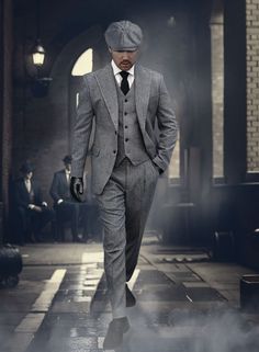 Thomas Shelby Suit, Gray Tweed Suit, Gangster Suit, Thomas Shelby Peaky Blinders, Mens Tweed Suit, Grey Tweed Suit, Dapper Gentleman Style, Vintage Outfits Men, Mens Suit Style