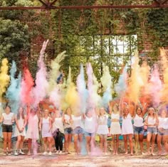 Powder Paint Photoshoot, Color Powder Party, Unique Group Photoshoot Ideas, Group Photography Ideas, Color Powder Photoshoot, Gender Reveal Powder, Savannah Banana, Paint Photoshoot, Indian Wedding Aesthetic