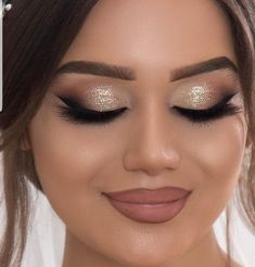 Makeup No Eyeliner, Machiaj Smokey Eyes, Summer Makeup Ideas, Glam Bride Makeup, Maquillage Yeux Cut Crease, Gold Makeup Looks